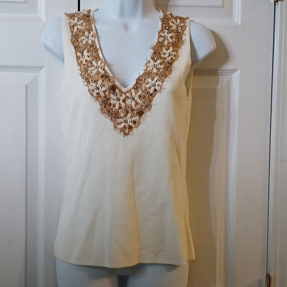 Michelle Antonelli  cream color sleeveless light weight sweater  Sz S NWT